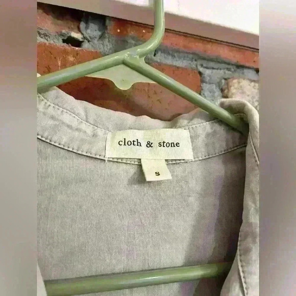 Anthropologie Cloth & Stone Acid Wash Hi-Lo Vneck Size Small - Picture 3 of 7